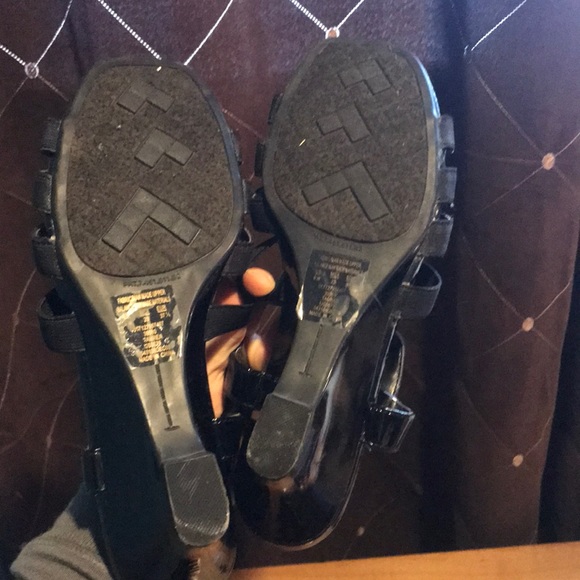 Black sandals with heels - Picture 4 of 4